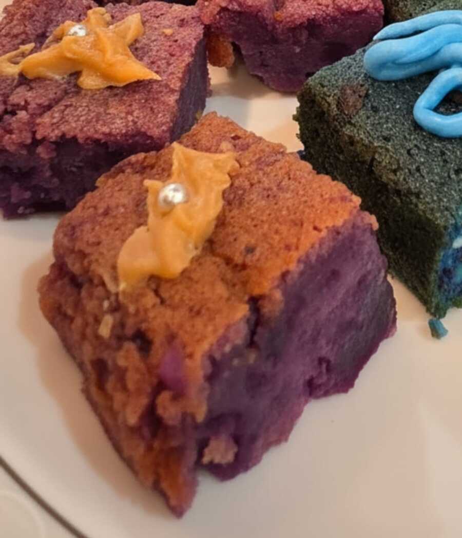 Crash Healthy Violet Fugies with honey, purple sweet potato and peanut butter